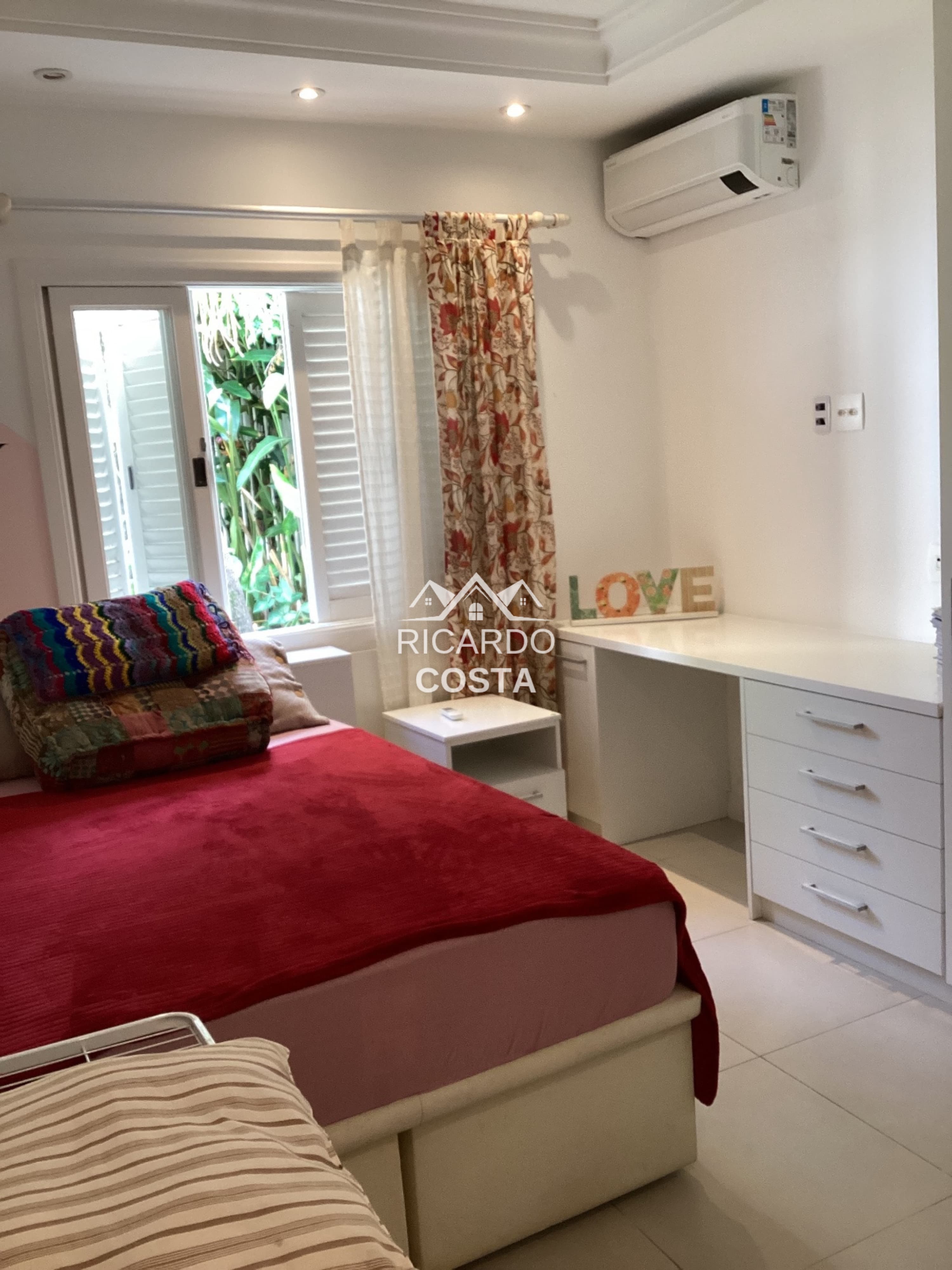 Imagem Casa de Condomínio com 4 Quartos à Venda ou Locação, 281 m² em Freguesia (Jacarepaguá) - Rio de Janeiro Imagem Casa de Condomínio com 4 Quartos à Venda ou Locação, 281 m² em Freguesia (Jacarepaguá) - Rio de Janeiro
