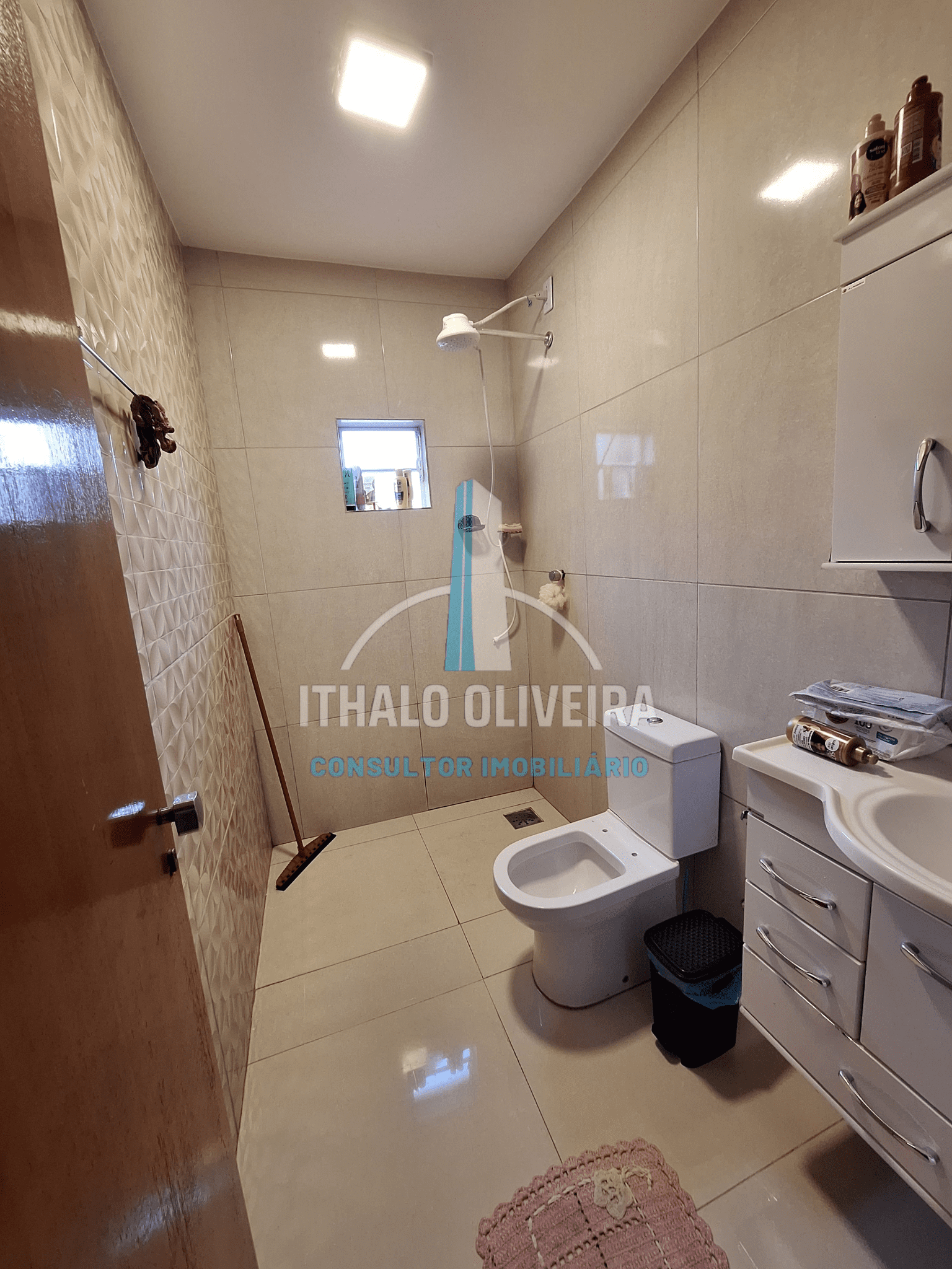 Imagem Casa com 3 Quartos à Venda, 360 m²em Santo Hilário - Goiânia Imagem Casa com 3 Quartos à Venda, 360 m²em Santo Hilário - Goiânia