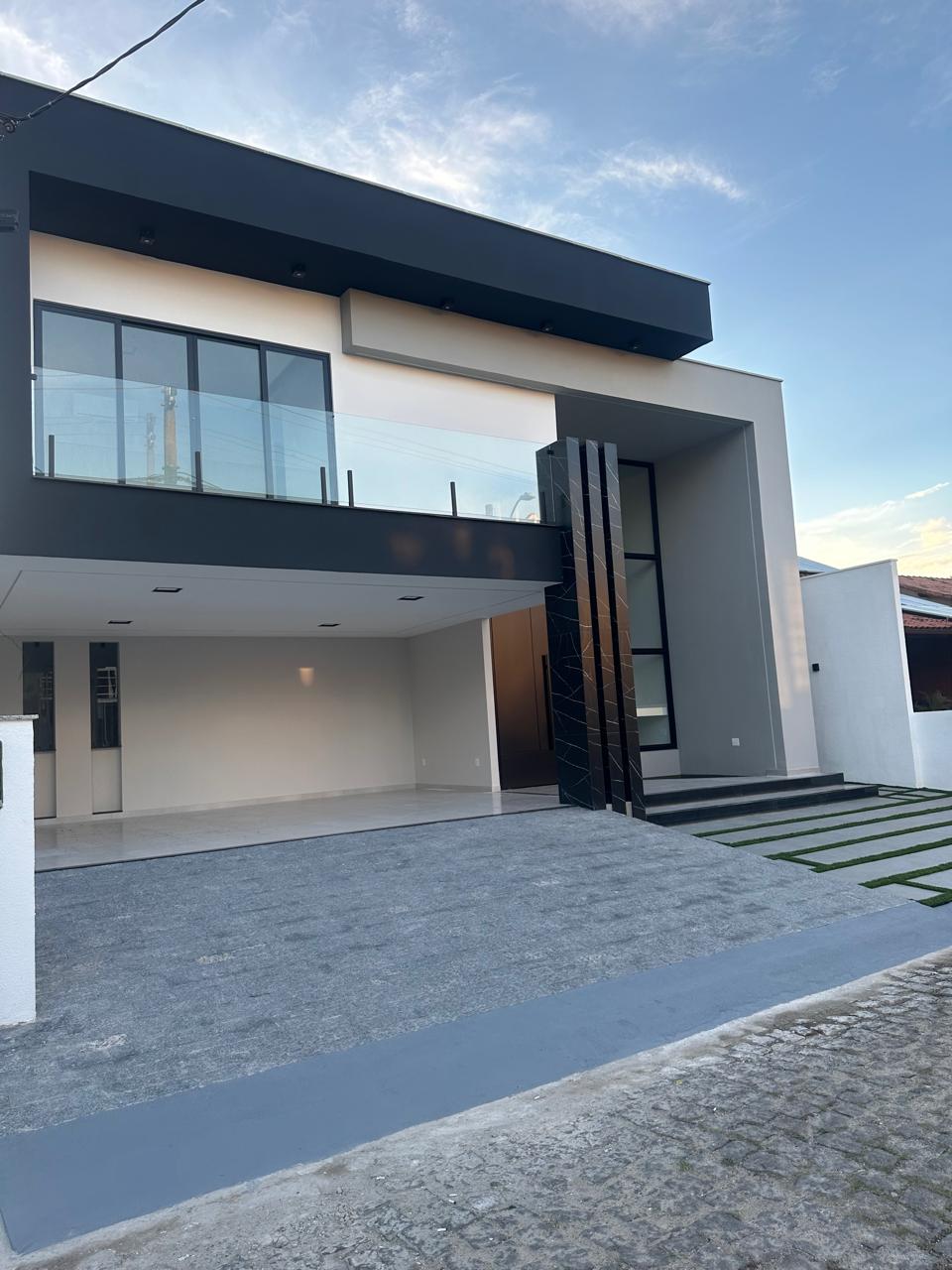 Casa de Condomínio com 5 Quartos à Venda, 200 m² em Campo Grande - Rio de Janeiro