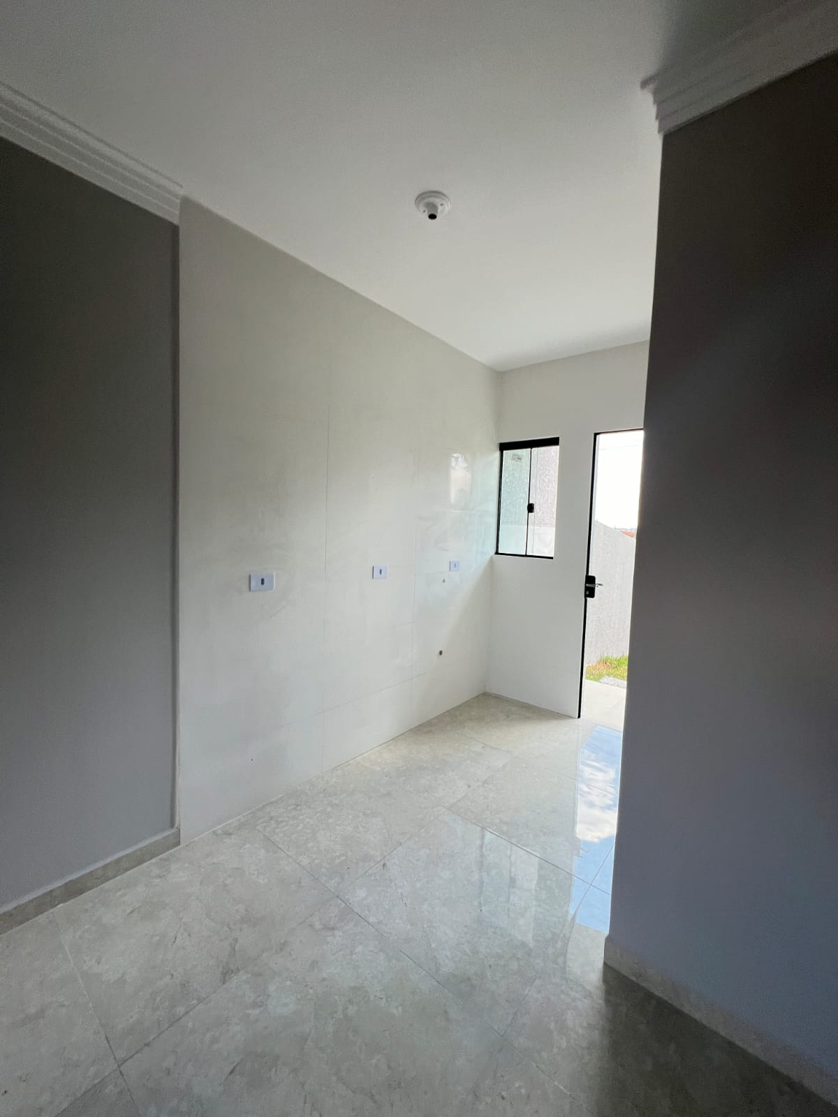 Imagem Casa com 2 Quartos à Venda, 42 m² em Campo de Santana - Curitiba Imagem Casa com 2 Quartos à Venda, 42 m² em Campo de Santana - Curitiba