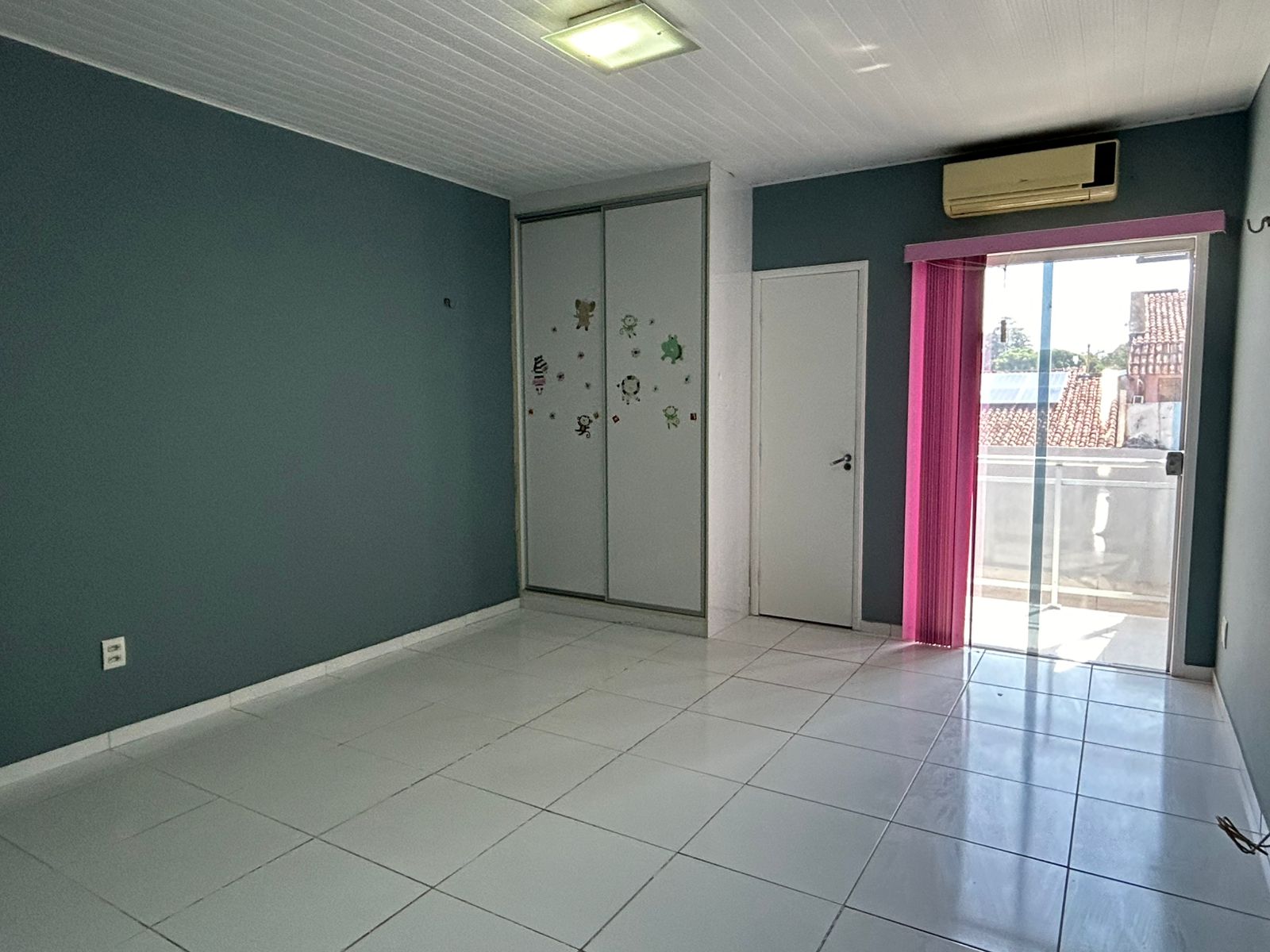Imagem Casa com 3 Quartos para Alugar, 100 m²em Souza - Belém