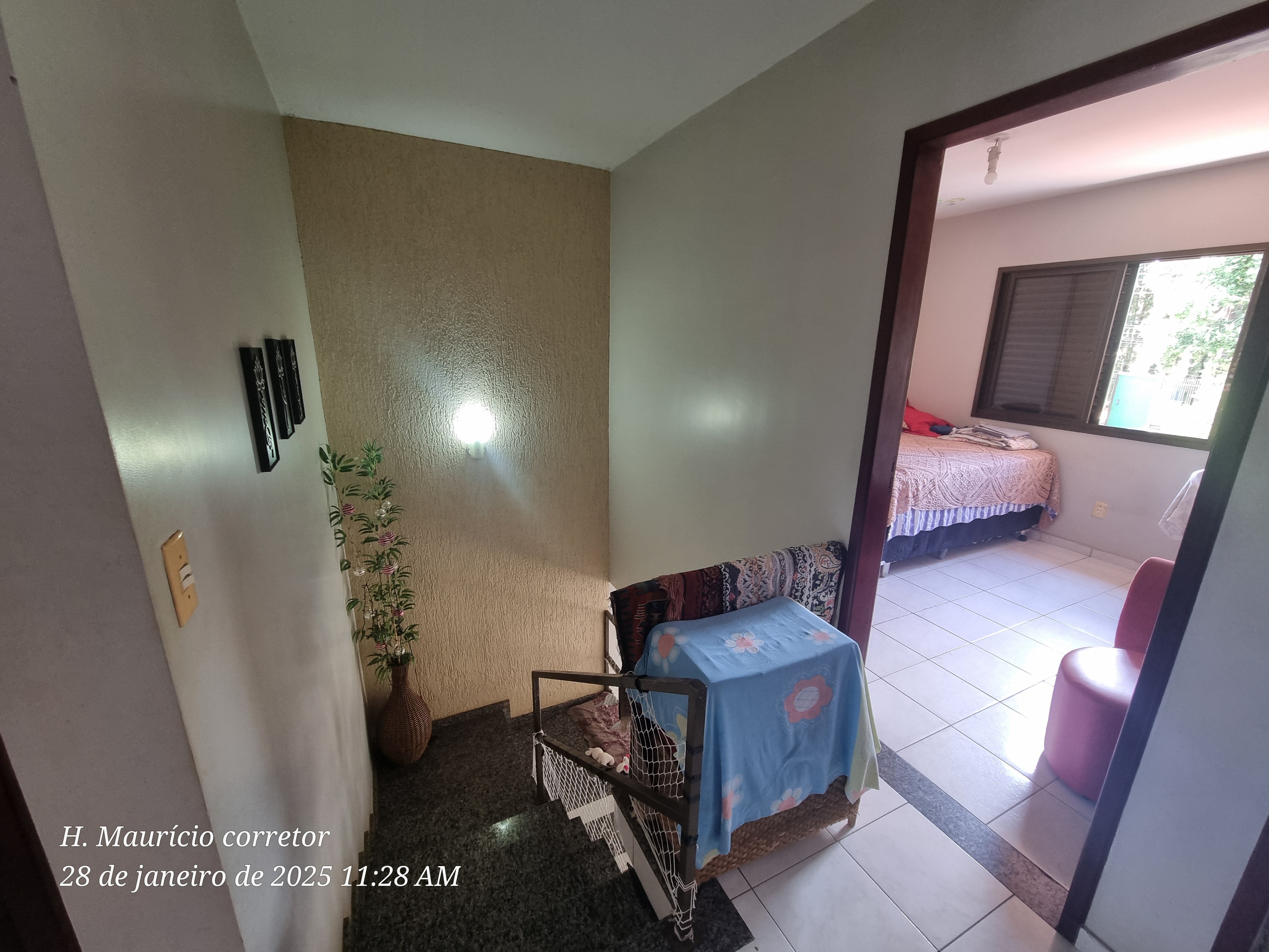 Imagem Sobrado com 4 Quartos à Venda, 143 m² em Setor Jaó - Goiânia