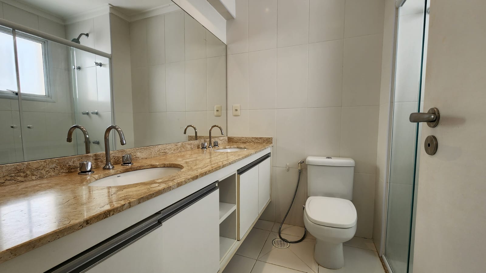Imagem Apartamento com 4 Quartos à Venda, 204 m²em Boqueirão - Santos