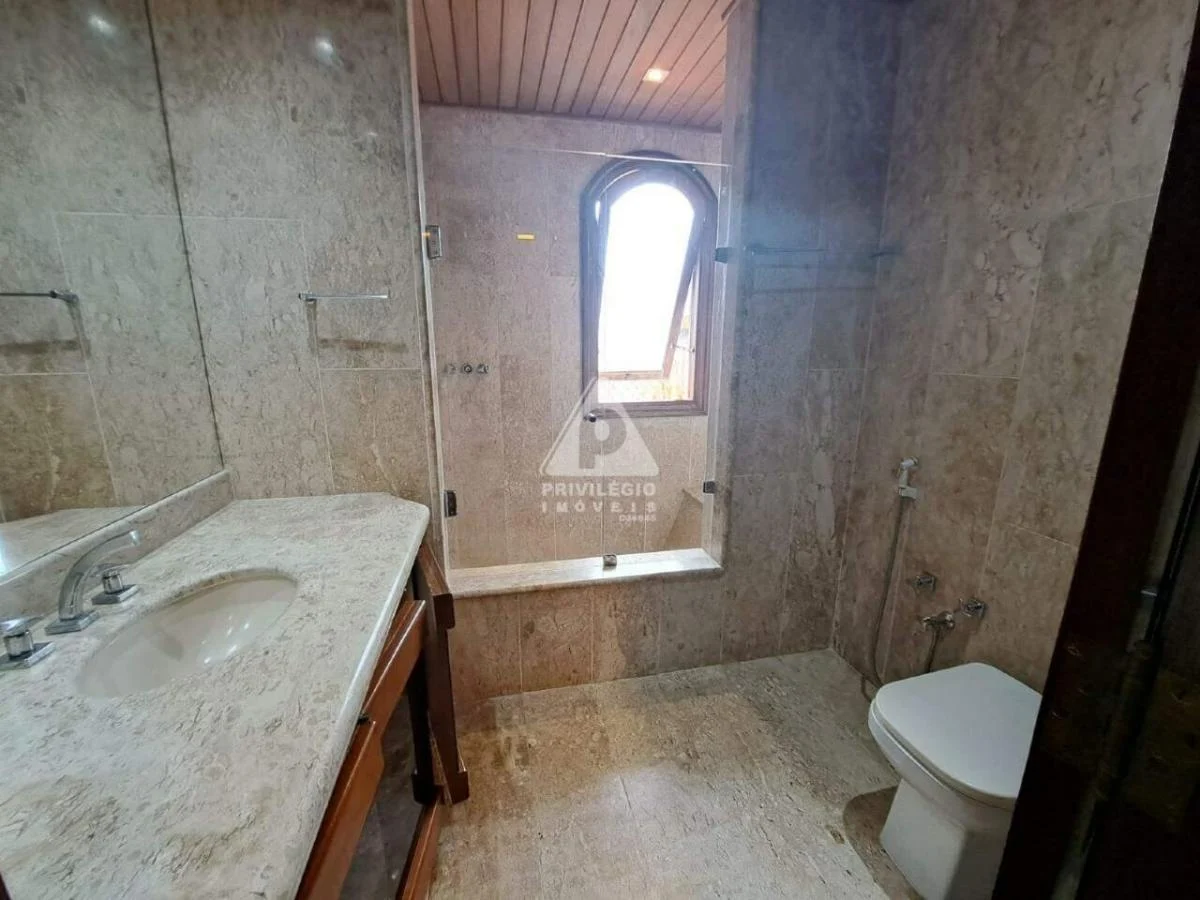 Imagem Casa de Condomínio com 4 Quartos à Venda, 2 m²em Barra da Tijuca - Rio de Janeiro Imagem Casa de Condomínio com 4 Quartos à Venda, 2 m²em Barra da Tijuca - Rio de Janeiro