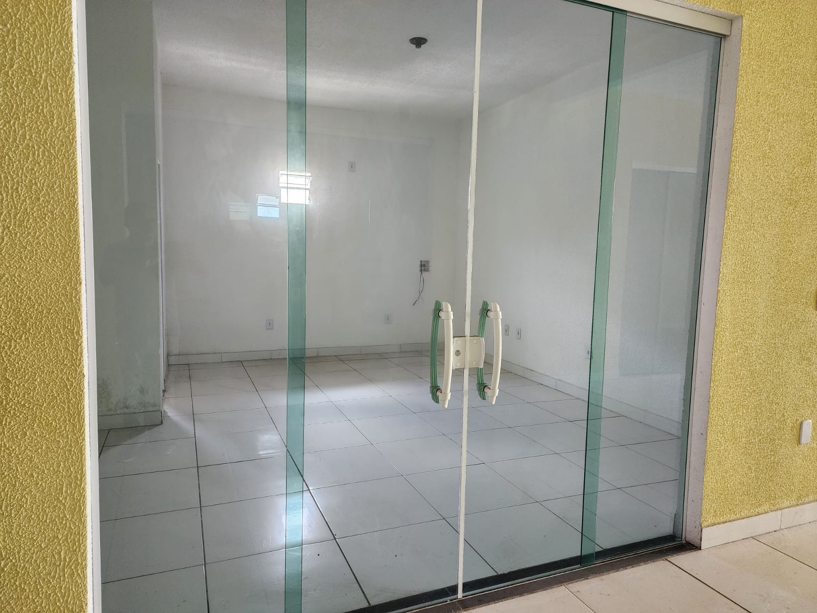 Imagem Imóvel Comercial à Venda, 650 m²em Centro - Simões Filho Imagem Imóvel Comercial à Venda, 650 m²em Centro - Simões Filho