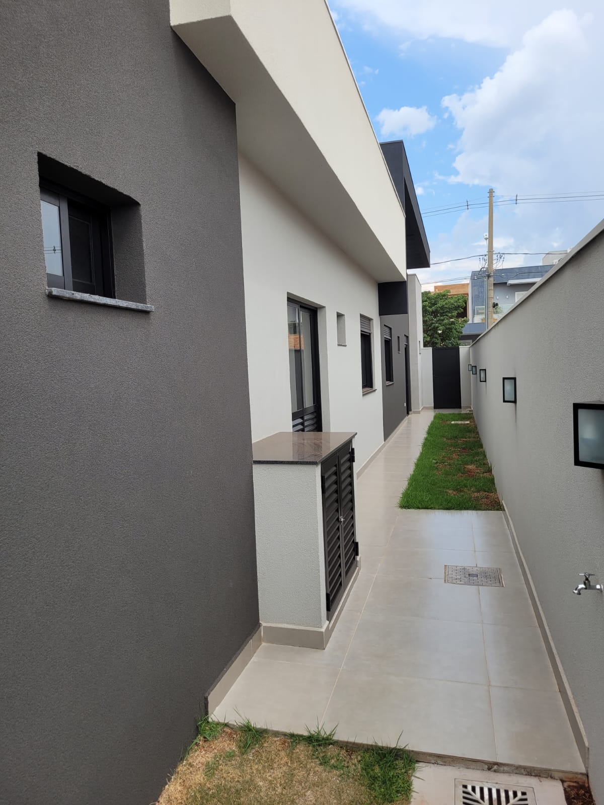 Imagem Casa com 3 Quartos à Venda, 210 m²em Alphaville Campo Grande 3 - Campo Grande Imagem Casa com 3 Quartos à Venda, 210 m²em Alphaville Campo Grande 3 - Campo Grande