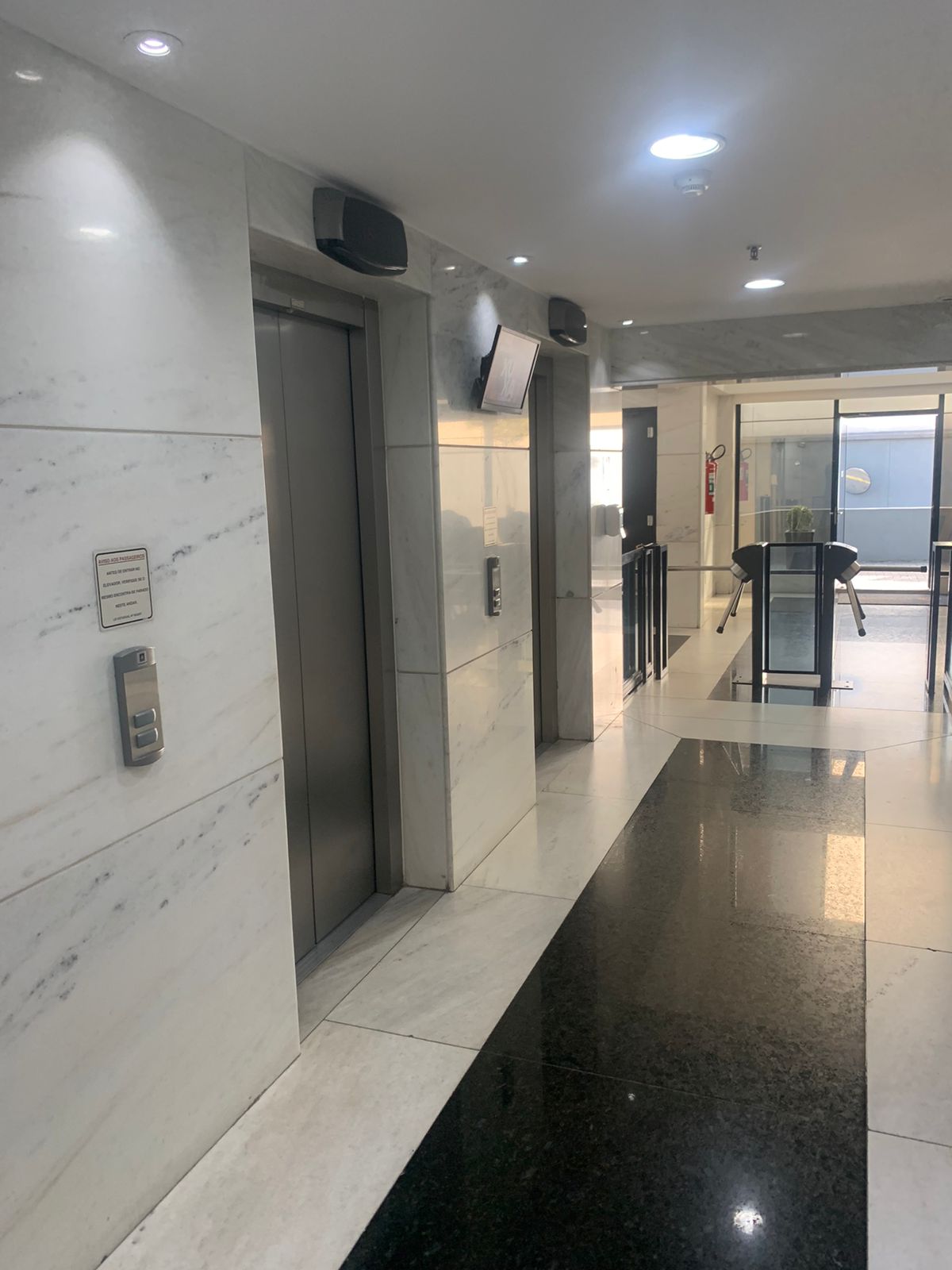 Imagem Sala Comercial para Alugar, 103 m²em Vila Mariana - São Paulo Imagem Sala Comercial para Alugar, 103 m²em Vila Mariana - São Paulo