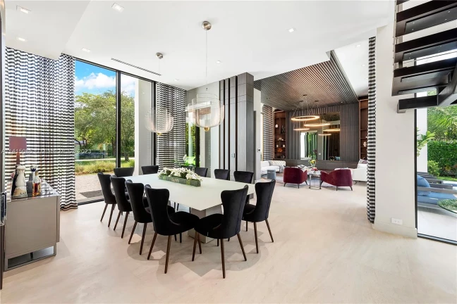 Imagem Casa com 5 Quartos à Venda, 387 m²em Alphaville Residencial Um - Barueri