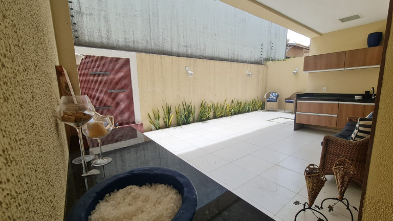 Imagem Casa de Condomínio com 3 Quartos para Alugar,  em Sapiranga-Coité - Fortaleza