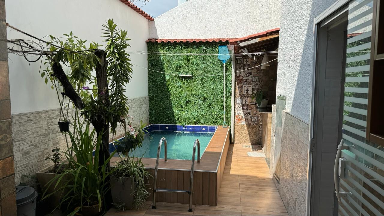 Imagem Casa de Condomínio com 5 Quartos à Venda, 240 m²em Jacarepaguá - Rio de Janeiro Imagem Casa de Condomínio com 5 Quartos à Venda, 240 m²em Jacarepaguá - Rio de Janeiro