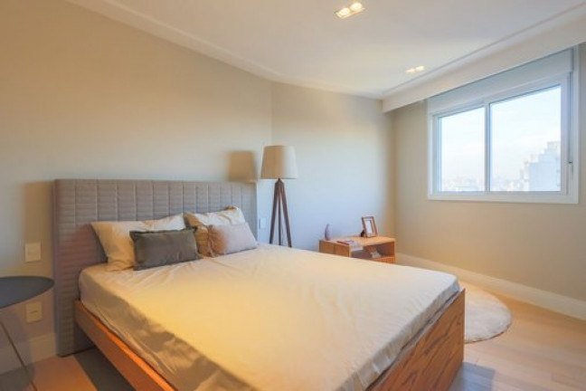 Imagem Apartamento com 3 Quartos à Venda, 212 m² em Vila Nova Conceição - São Paulo Imagem Apartamento com 3 Quartos à Venda, 212 m² em Vila Nova Conceição - São Paulo