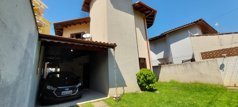 Imagem Sobrado com 4 Quartos à Venda, 205 m²em Martim de Sá  - Caraguatatuba