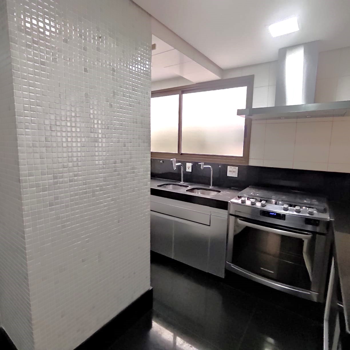 Imagem Apartamento com 4 Quartos à Venda, 138 m²em Lourdes - Belo Horizonte Imagem Apartamento com 4 Quartos à Venda, 138 m²em Lourdes - Belo Horizonte