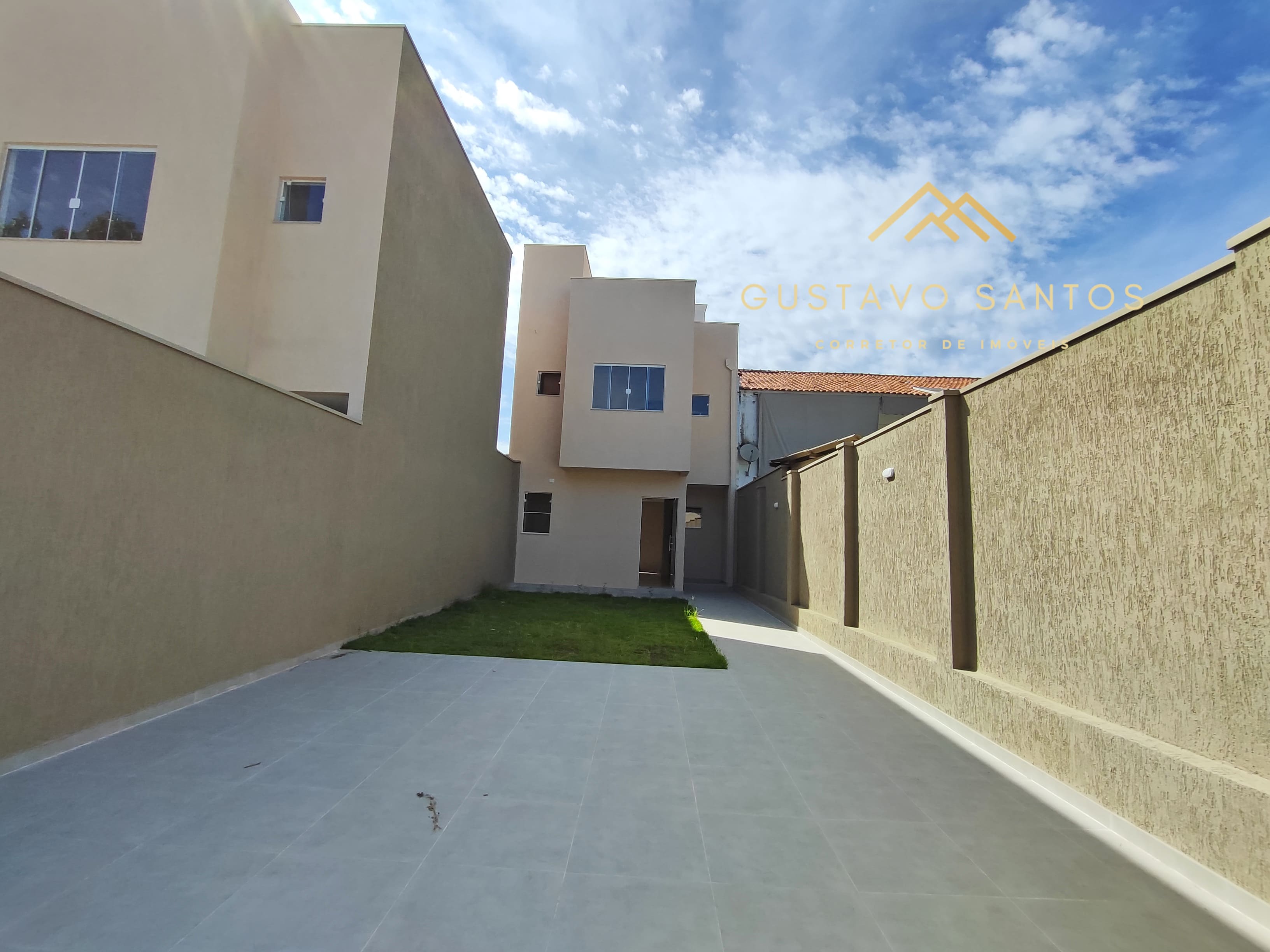 Sobrado com 3 Quartos à Venda, 86 m²em Varginha - Itajubá