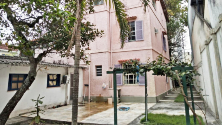 Imagem Casa com 9 Quartos à Venda, 303 m² em Barra da Tijuca - Rio de Janeiro Imagem Casa com 9 Quartos à Venda, 303 m² em Barra da Tijuca - Rio de Janeiro