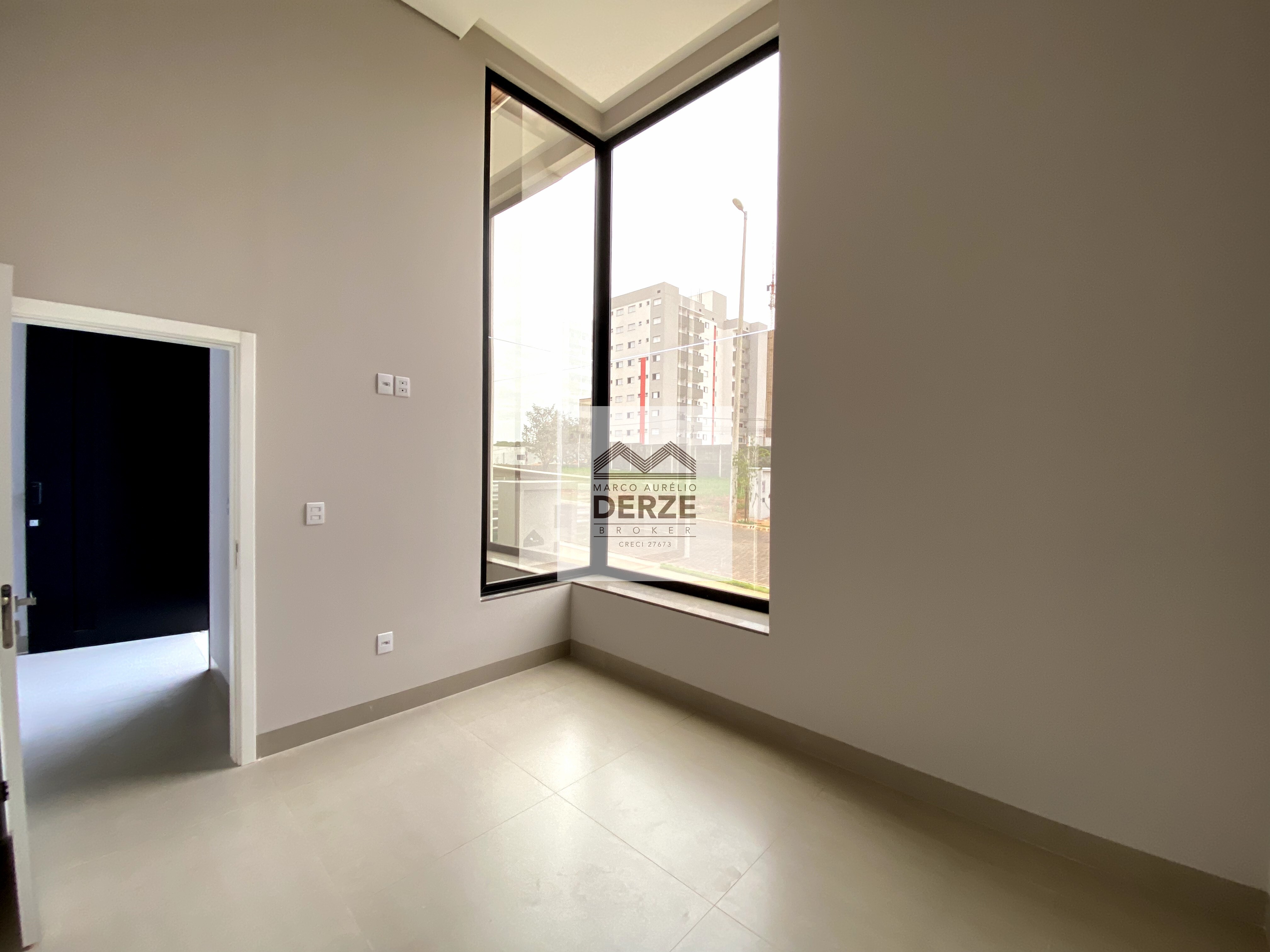 Imagem Casa com 3 Quartos à Venda, 252 m²em Jardim Inconfidência - Uberlândia