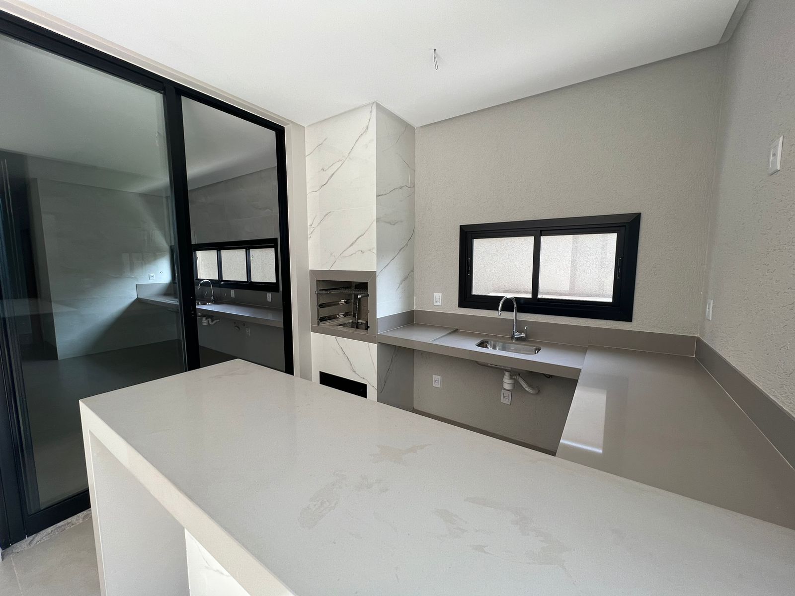 Imagem Casa de Condomínio com 4 Quartos à Venda, 253 m²em Residencial Goiânia Golfe Clube - Goiânia