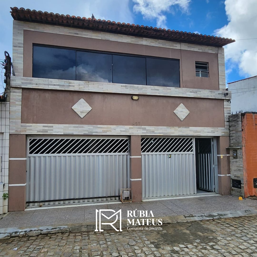 Imagem Casa com 5 Quartos à Venda, 242 m²em Alecrim - Natal