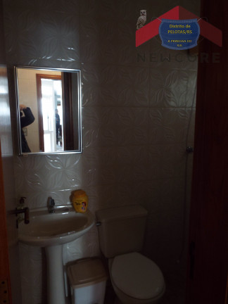 Imagem Casa com 4 Quartos à Venda, 315 m² em Centro - Pelotas