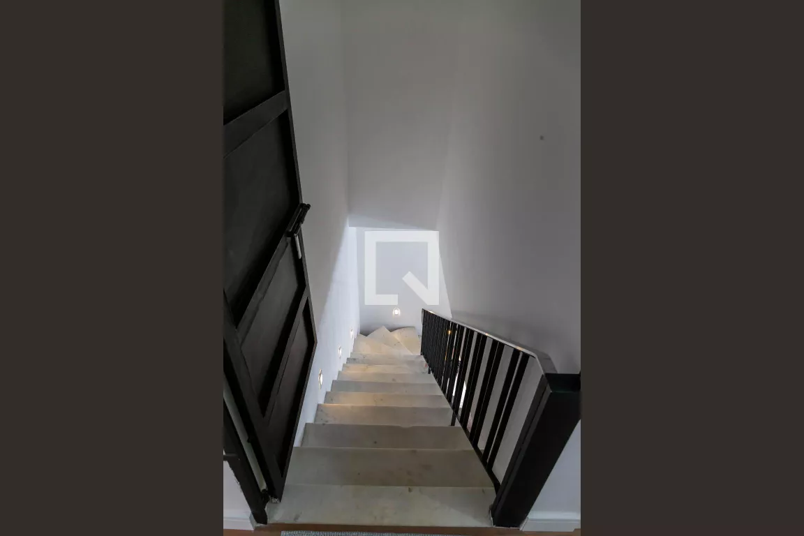 Imagem Casa com 4 Quartos à Venda, 257 m²em Vila Gumercindo - São Paulo