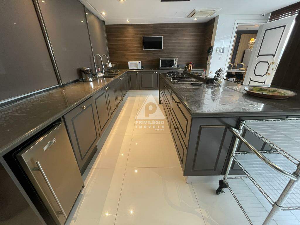 Imagem Cobertura com 6 Quartos à Venda, 558 m²em Copacabana - Rio de Janeiro