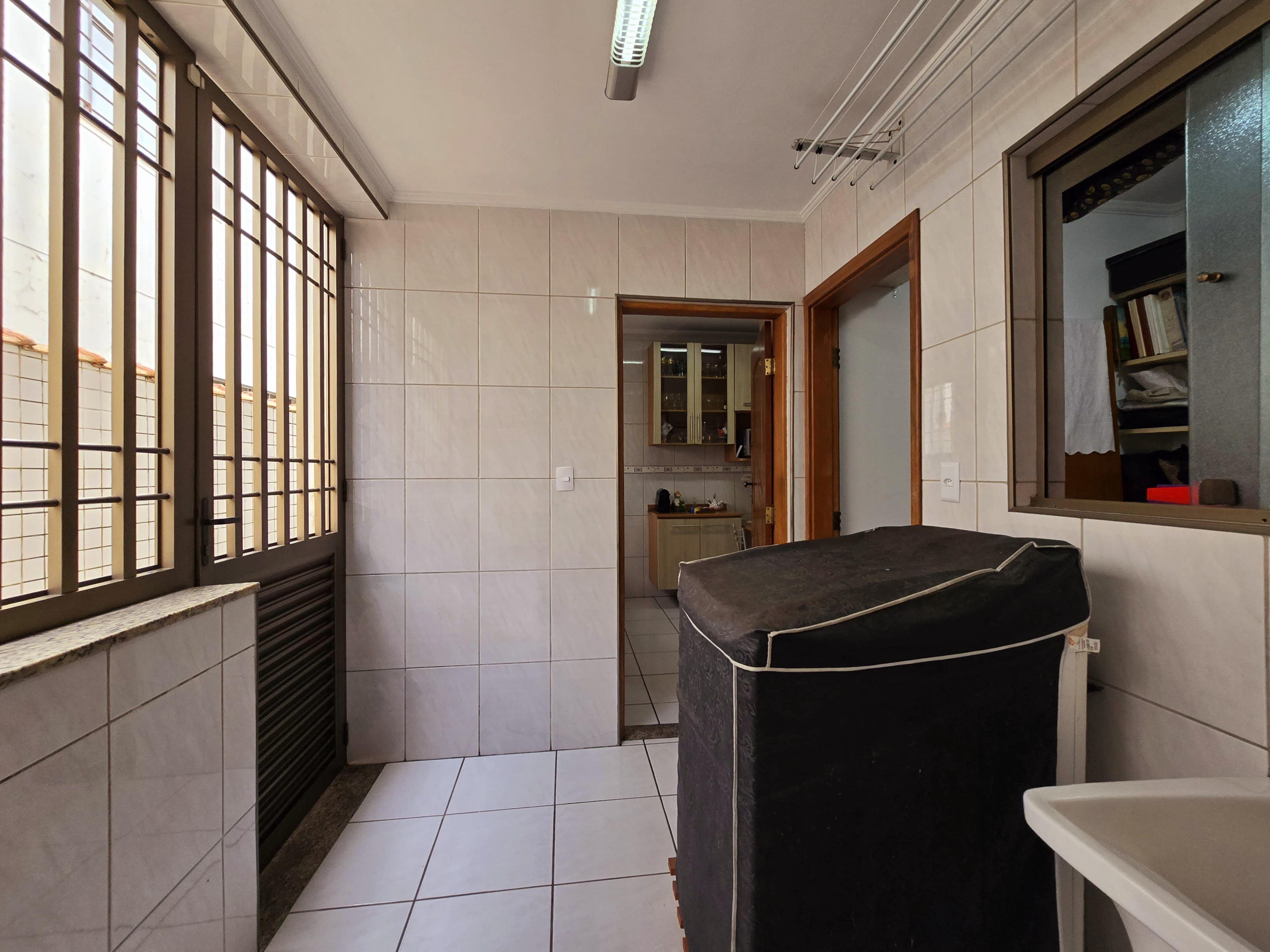 Imagem Sobrado com 3 Quartos à Venda, 120 m²em Embaré - Santos