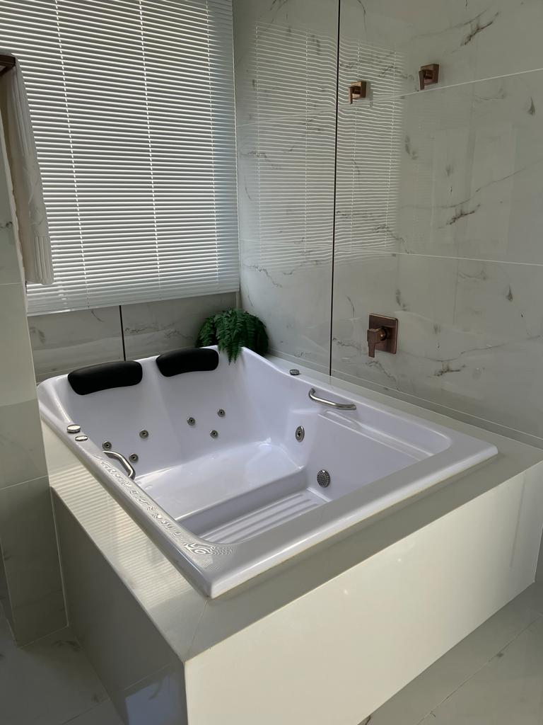 Imagem Casa de Condomínio com 4 Quartos à Venda, 380 m²em Medeiros - Jundiaí Imagem Casa de Condomínio com 4 Quartos à Venda, 380 m²em Medeiros - Jundiaí