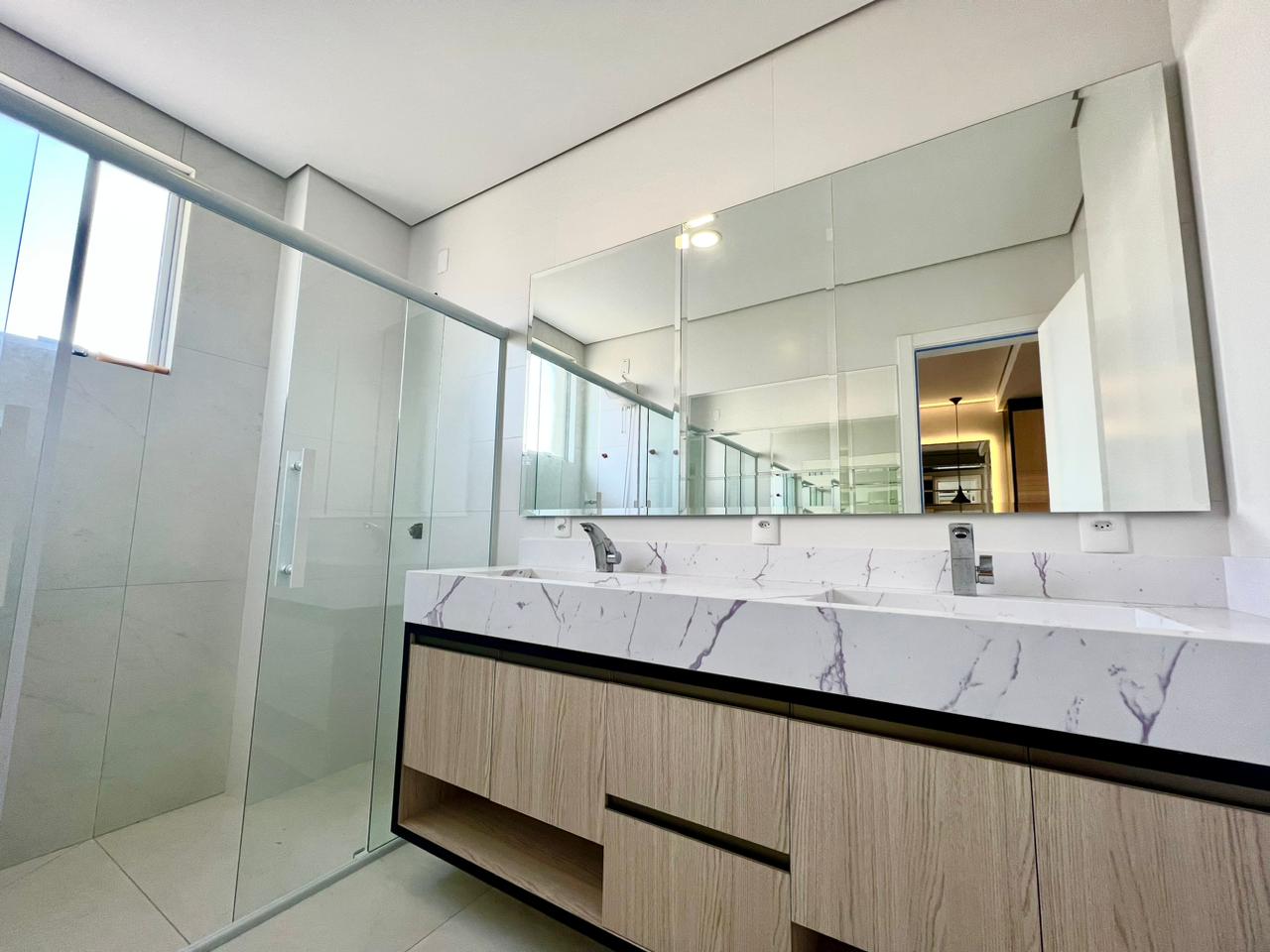 Imagem Apartamento com 3 Quartos à Venda, 143 m²em Centro - Balneário Camboriú