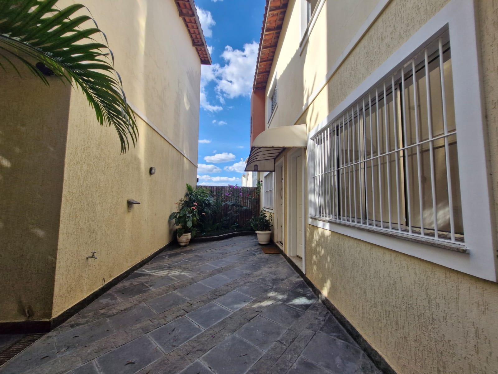 Imagem Casa de Condomínio com 2 Quartos à Venda, 82 m²em Vila Zat - São Paulo