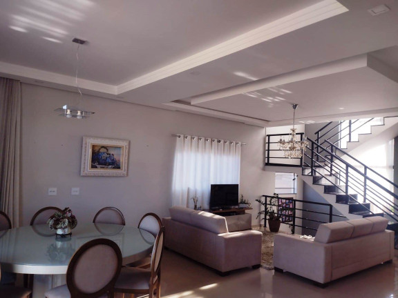 Imagem Casa com 5 Quartos à Venda, 350 m² em Centro - Poços de Caldas Imagem Casa com 5 Quartos à Venda, 350 m² em Centro - Poços de Caldas