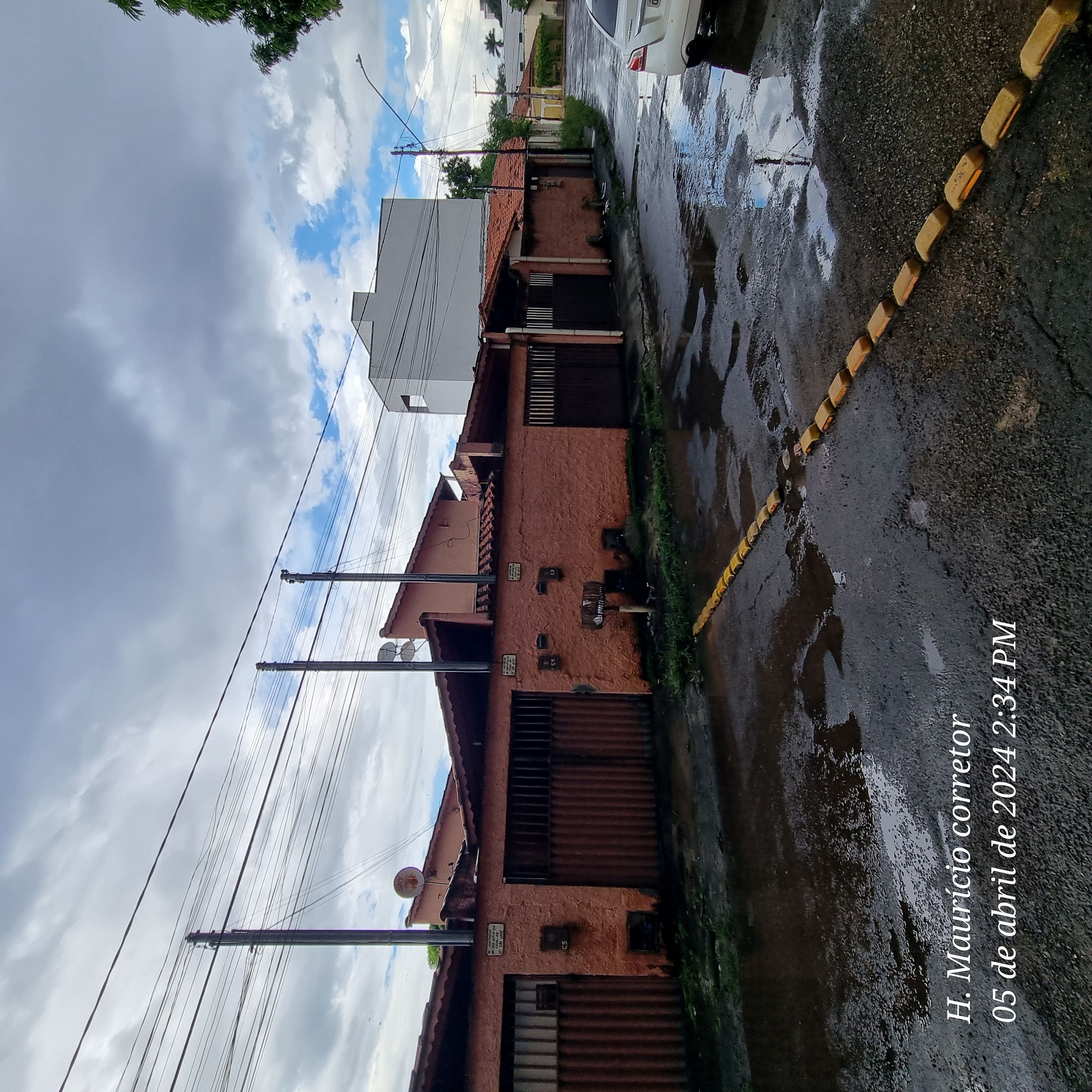 Imagem Casa com 10 Quartos à Venda, 268 m²em Setor São José - Goiânia