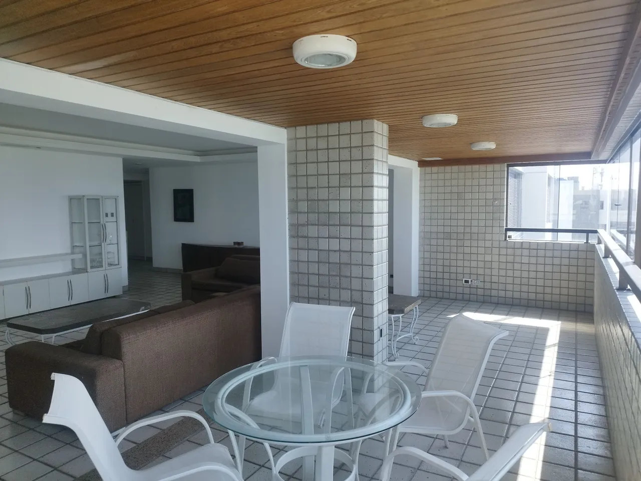Imagem Apartamento com 4 Quartos para Alugar, 335 m²em Boa Viagem - Recife