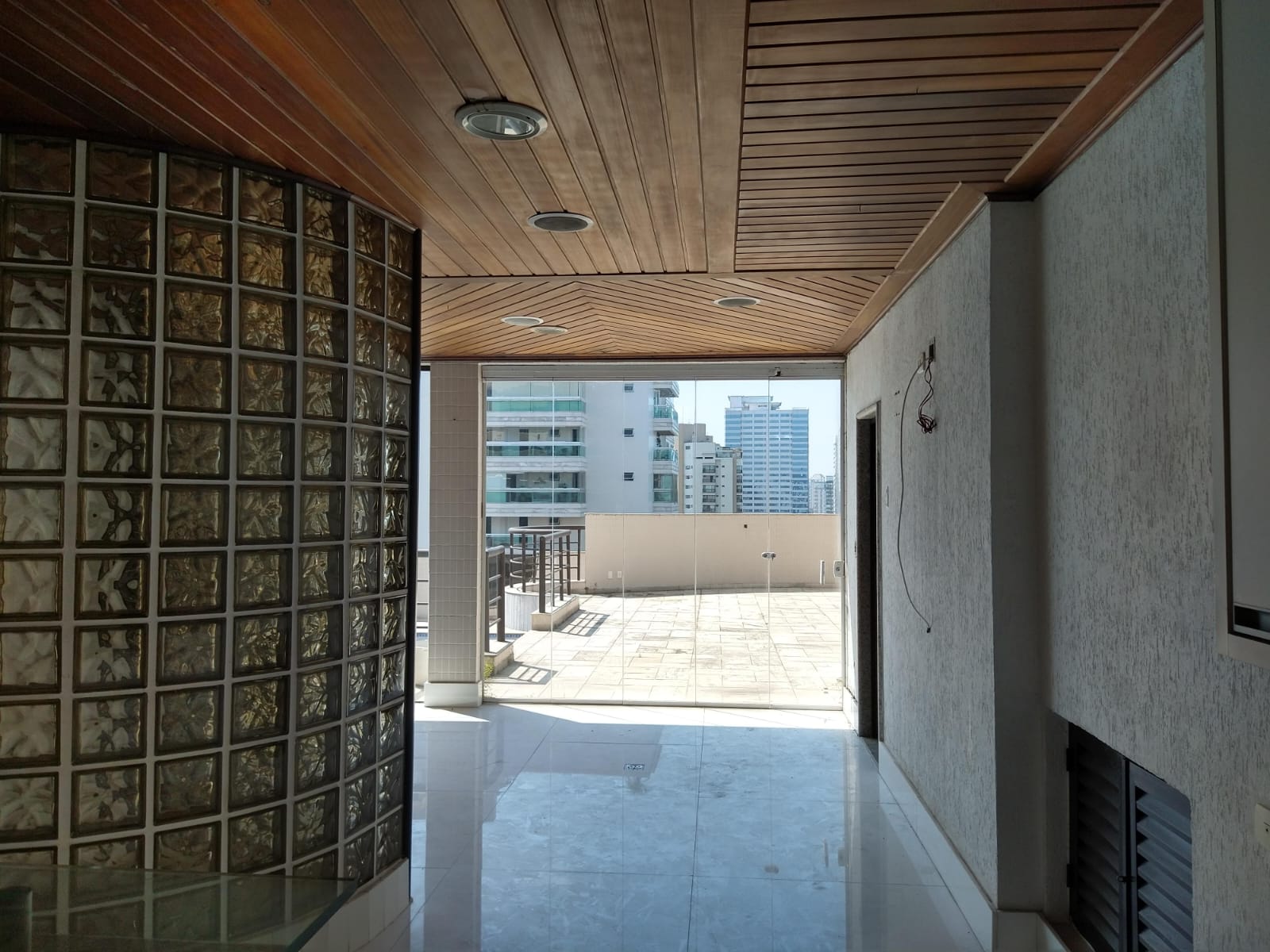 Imagem Cobertura com 4 Quartos à Venda, 570 m²em Embaré - Santos