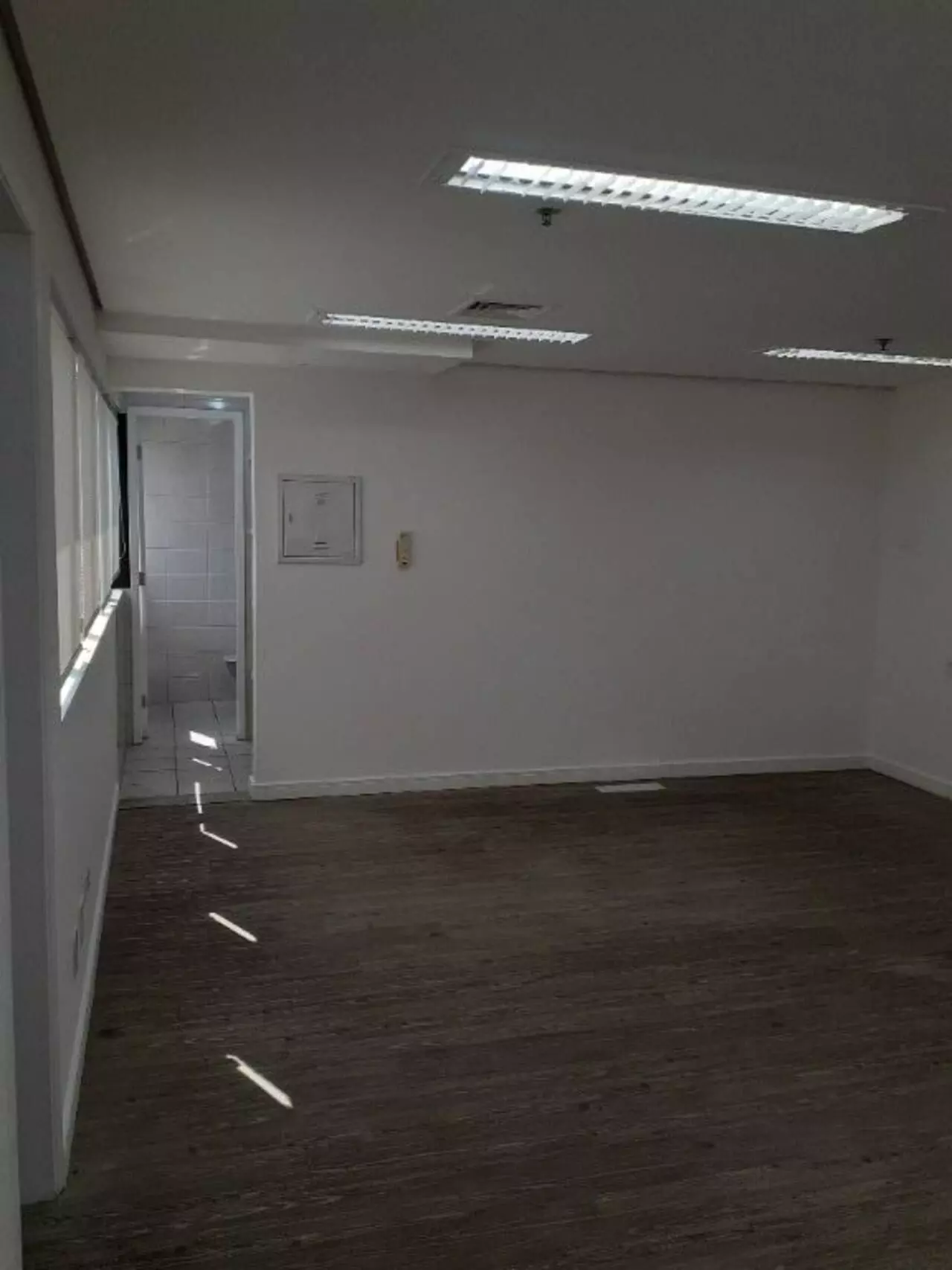 Imagem Sala Comercial à Venda ou Locação, 90 m²em Vila Olímpia - São Paulo Imagem Sala Comercial à Venda ou Locação, 90 m²em Vila Olímpia - São Paulo