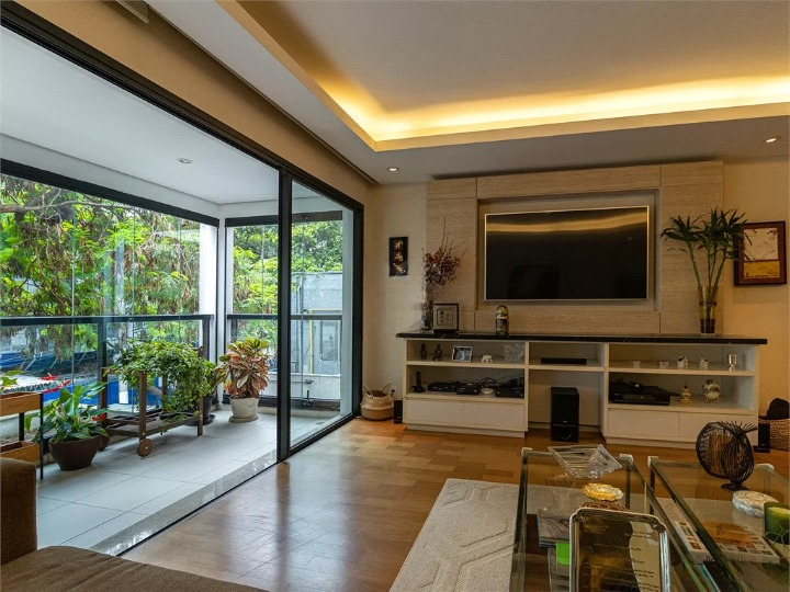 Imagem Apartamento com 3 Quartos à Venda, 161 m²em Vila Nova Conceição - São Paulo
