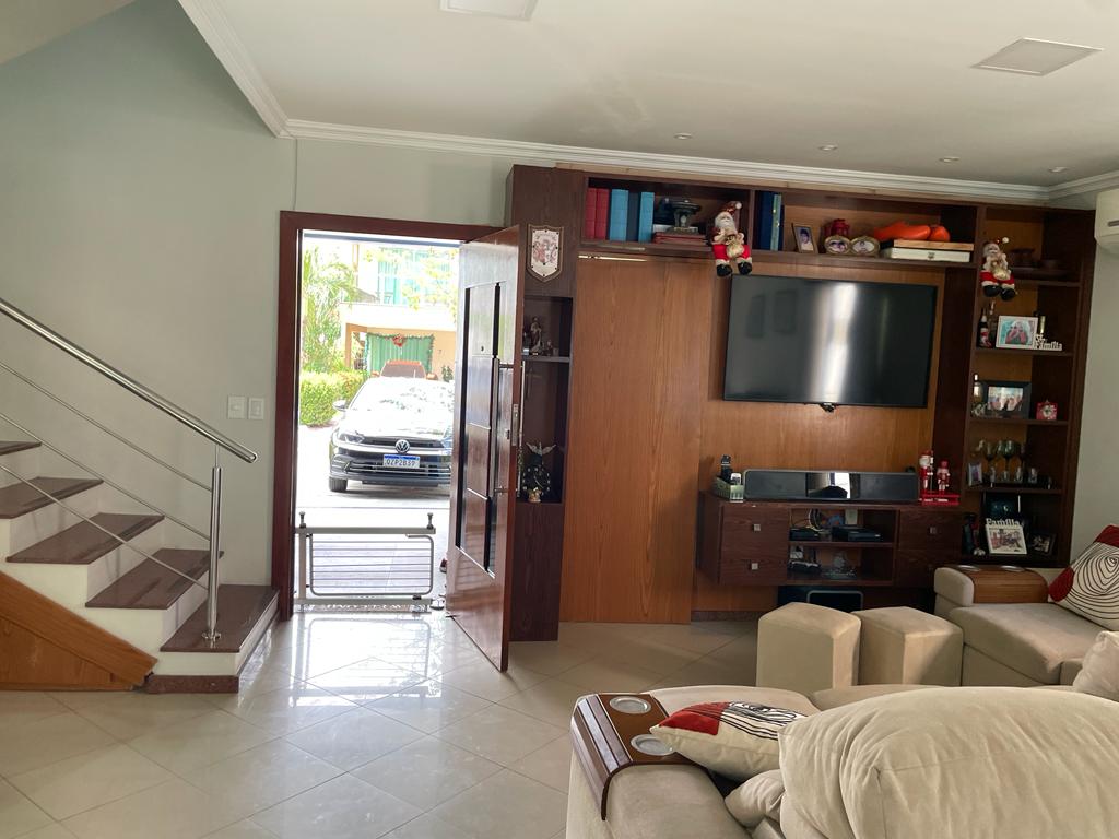 Imagem Casa de Condomínio com 3 Quartos à Venda, 250 m²em Flores - Manaus