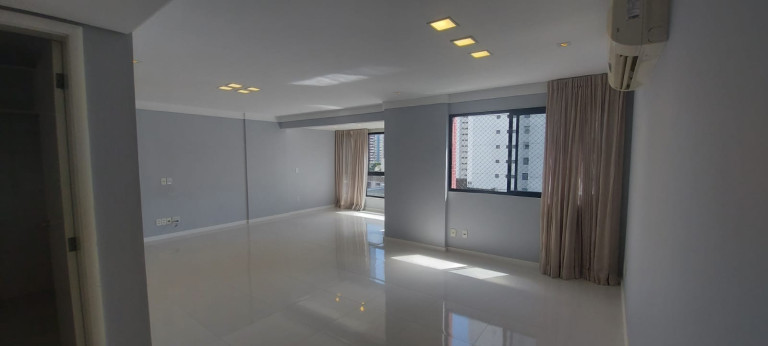 Apartamento com 4 Quartos para Alugar, 150 m² em Boa Viagem - Recife
