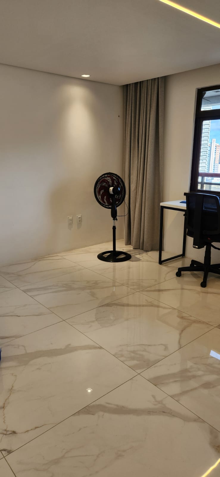 Imagem Apartamento com 5 Quartos à Venda, 340 m²em Meireles - Fortaleza