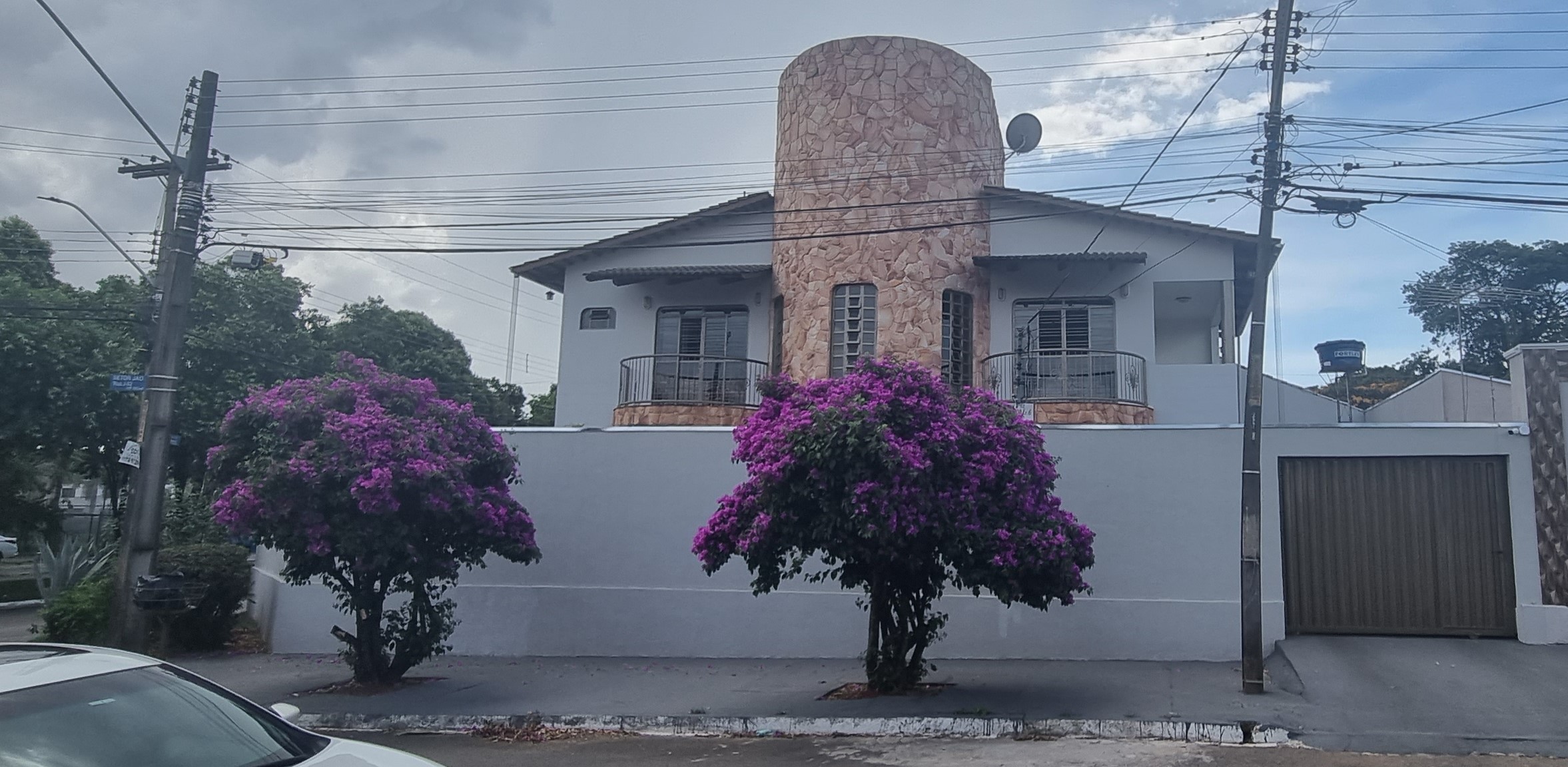 Imagem Sobrado com 4 Quartos à Venda ou Temporada, 250 m²em Setor Jaó - Goiânia