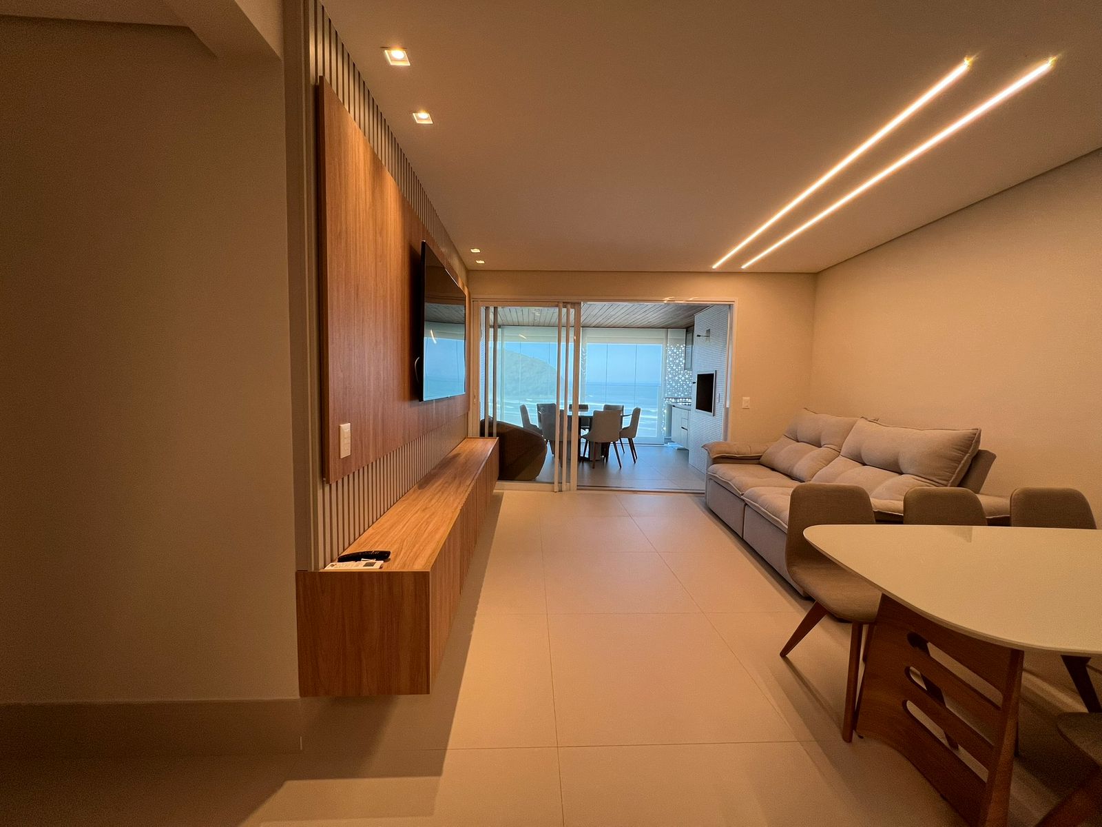 Imagem Apartamento com 3 Quartos para Temporada, 143 m² em Riviera - Bertioga Imagem Apartamento com 3 Quartos para Temporada, 143 m² em Riviera - Bertioga