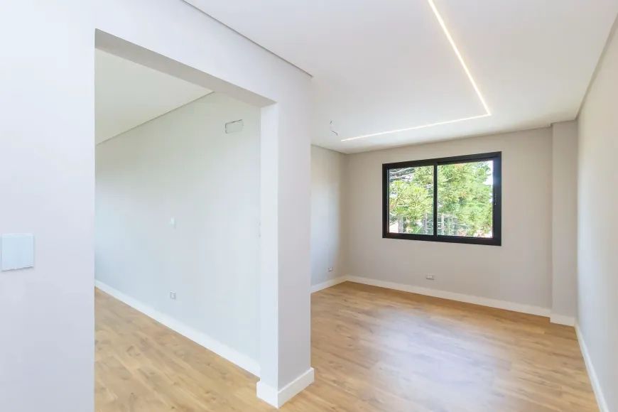 Imagem Casa de Condomínio com 4 Quartos à Venda, 500 m² em Orleans - Curitiba Imagem Casa de Condomínio com 4 Quartos à Venda, 500 m² em Orleans - Curitiba
