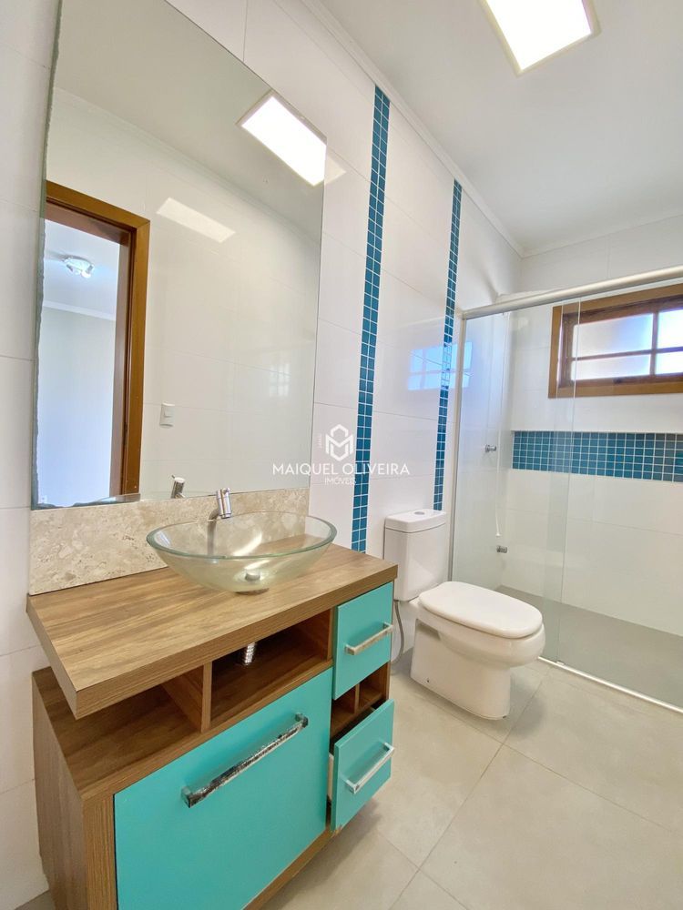 Imagem Casa de Condomínio com 4 Quartos para Alugar, 362 m²em Tomazetti - Santa Maria