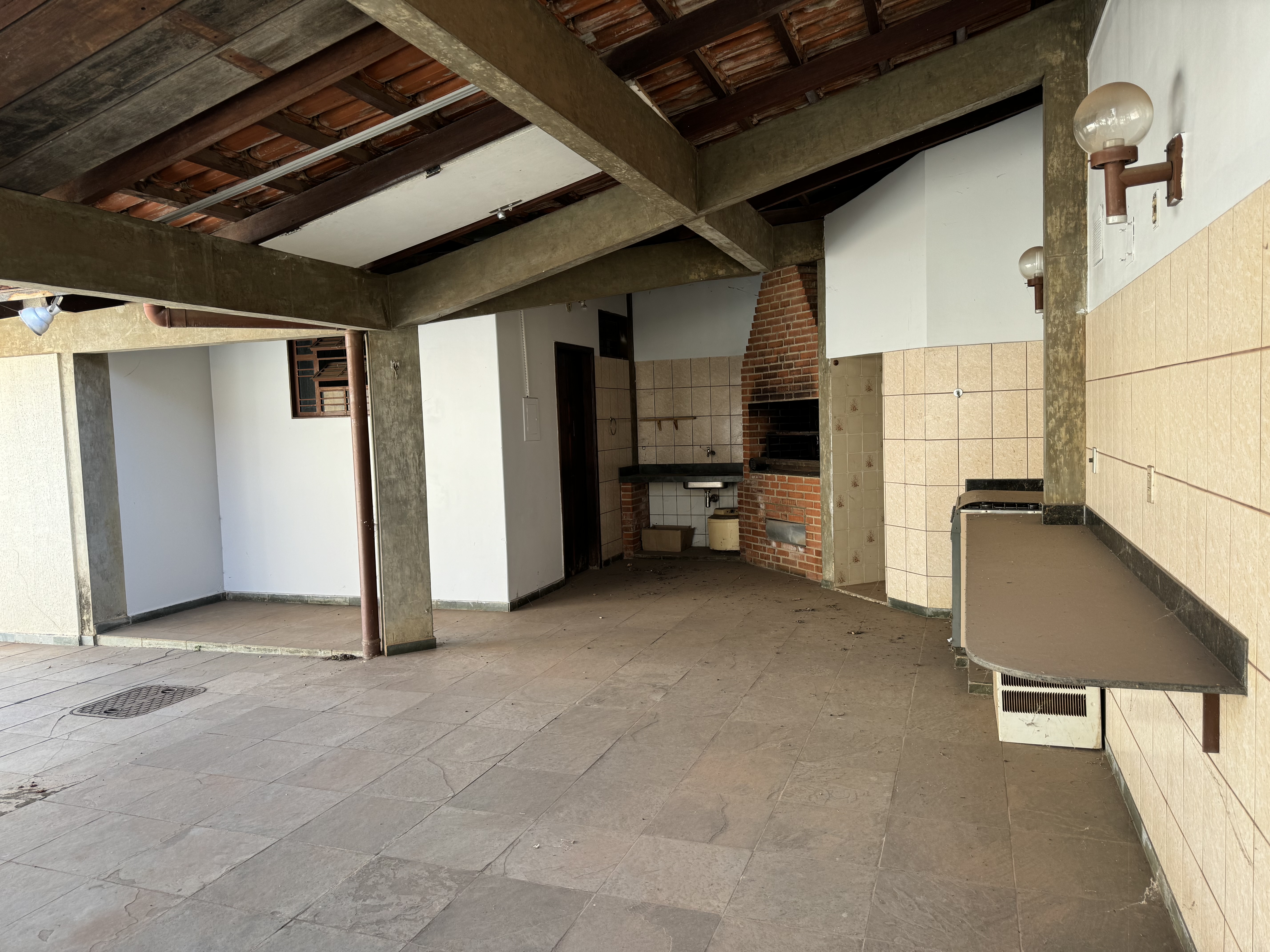 Imagem Sobrado com 5 Quartos para Alugar, 450 m²em Setor Bueno - Goiânia