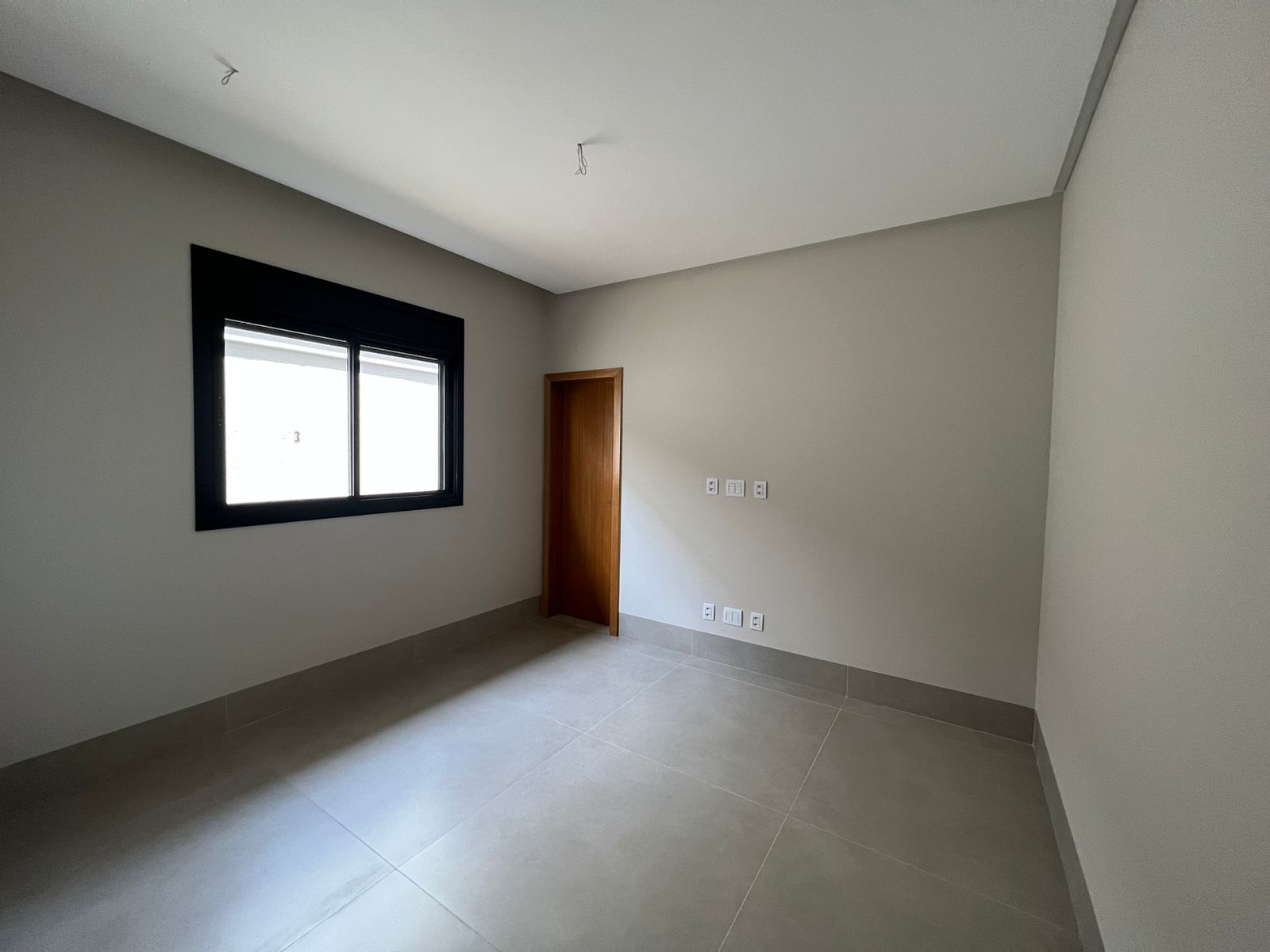 Imagem Casa de Condomínio com 4 Quartos à Venda, 253 m²em Residencial Goiânia Golfe Clube - Goiânia