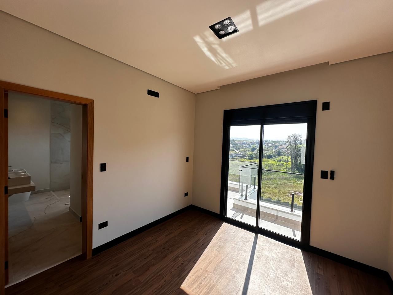 Imagem Casa de Condomínio com 4 Quartos à Venda, 234 m²em Cézar de Souza - Mogi das Cruzes Imagem Casa de Condomínio com 4 Quartos à Venda, 234 m²em Cézar de Souza - Mogi das Cruzes