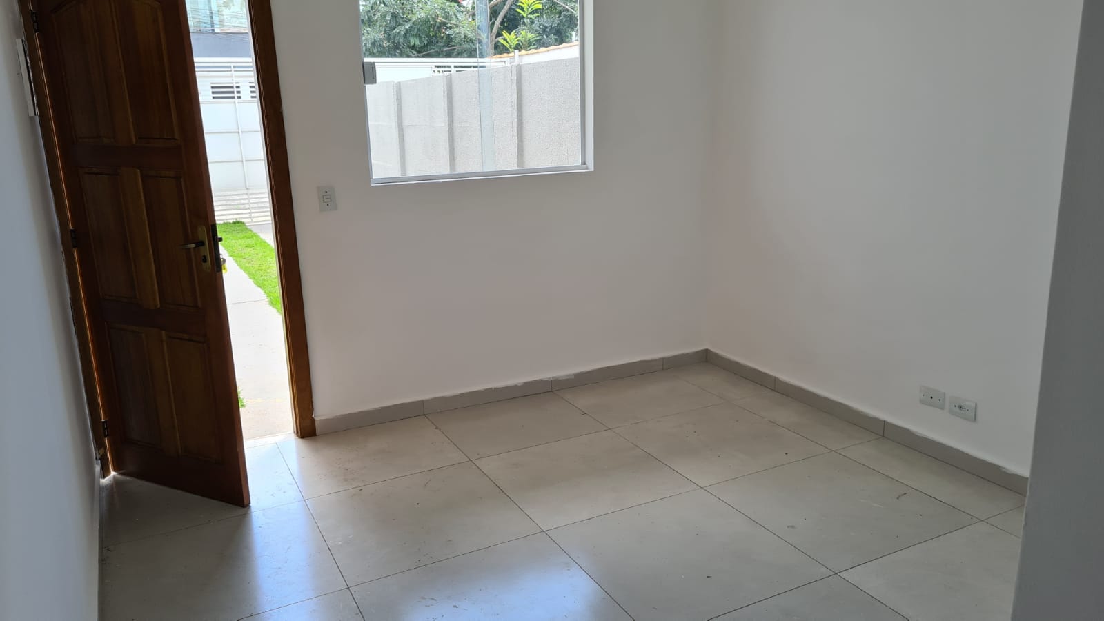 Imagem Sobrado com 2 Quartos para Alugar, 76 m²em Residencial Algarve - Mogi das Cruzes