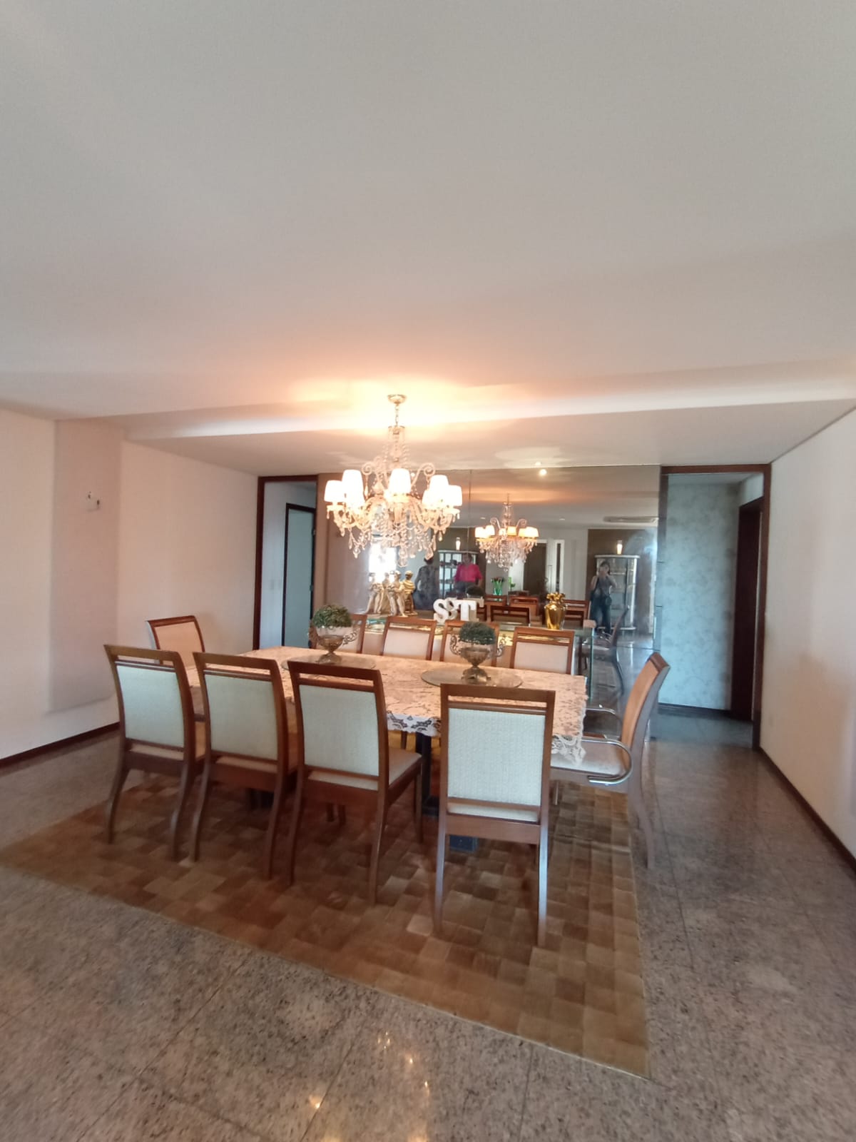 Imagem Apartamento com 4 Quartos à Venda, 315 m²em Guararapes - Fortaleza