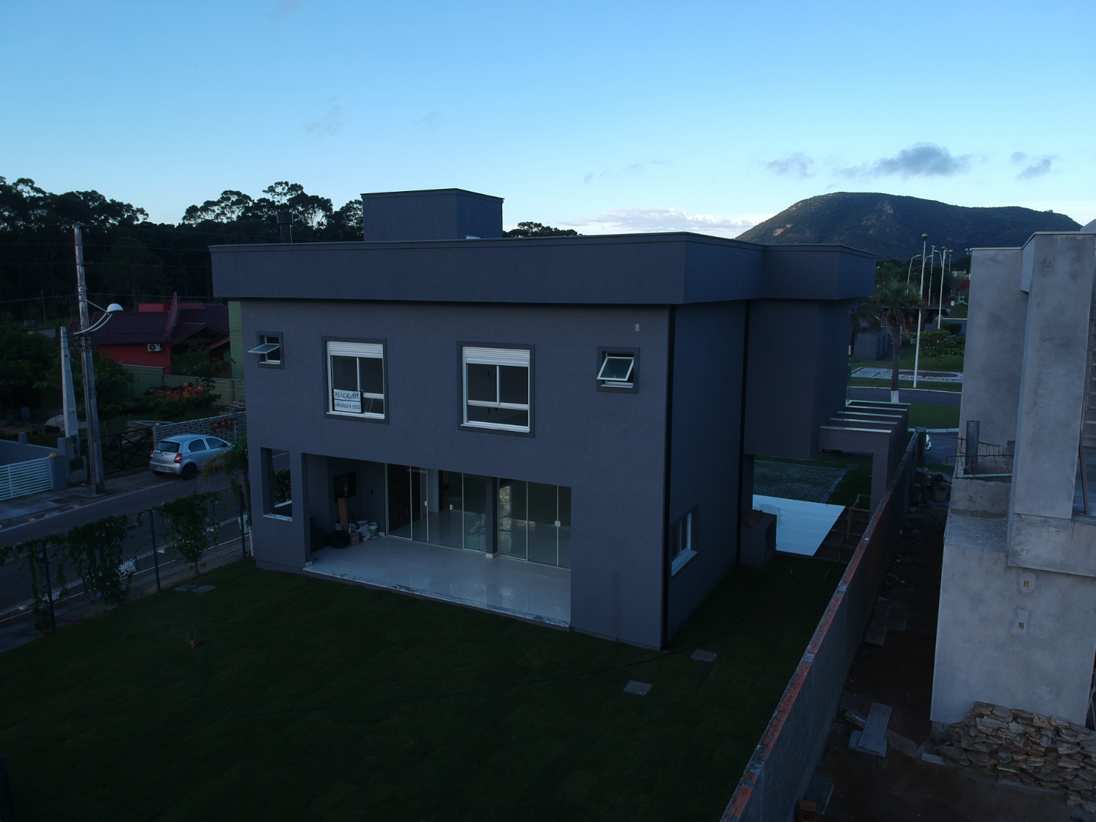 Imagem Casa de Condomínio com 3 Quartos à Venda, 212 m²em São João do Rio Vermelho - Florianópolis