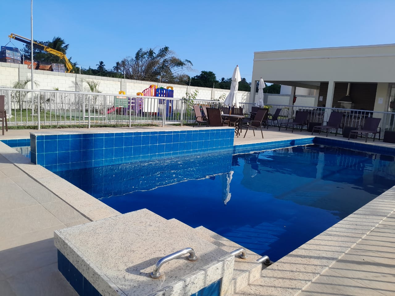 Imagem Apartamento com 2 Quartos para Alugar, 42 m²em Alphaville (Abrantes) - Camaçari