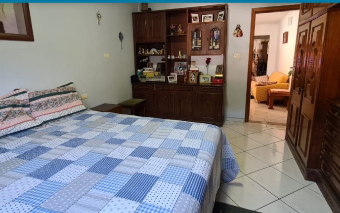 Imagem Casa com 4 Quartos à Venda, 244 m² em Vila Guedes - São Paulo
